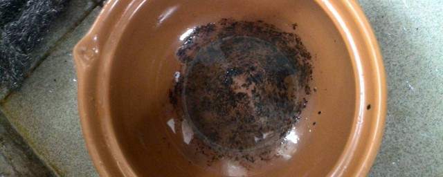 谁知道锅糊了怎样去除上面的东西(锅糊了用什么去除)