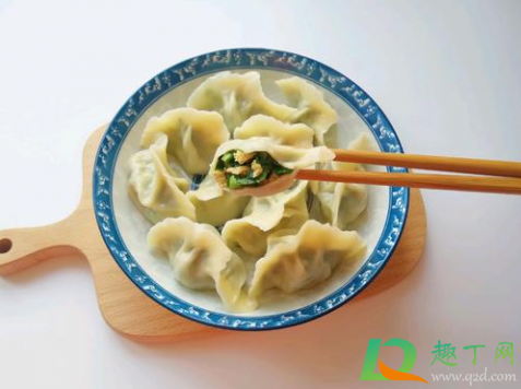 打新冠疫苗可以吃韭菜饺子吗(打完新冠疫苗能吃韭菜饺子吗)