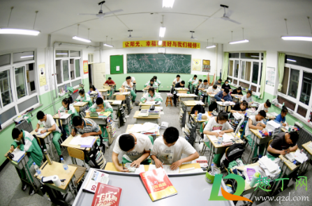 高三能不能蹲级(高中允许蹲级吗) 高三能不能蹲级(高中允许蹲级吗)