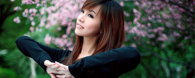 使脸部骨骼变大原因是什么(脸部骨头变大是什么原因)