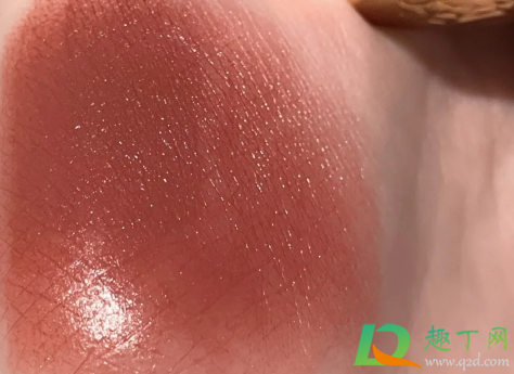 香奈儿2021狮子口红237适合黄皮吗(香奈儿狮子237偏红还是棕)