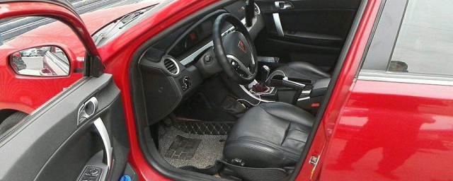 荣威550后备箱按钮在哪(荣威550后备箱按钮图解)