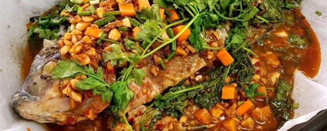 蒜香烤罗非鱼做法简单香味扑鼻(蒜蓉罗非鱼的做法)