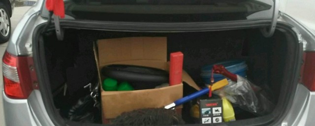 东风风神s30后备箱开关在哪(东风风神s30行李箱开启开关)