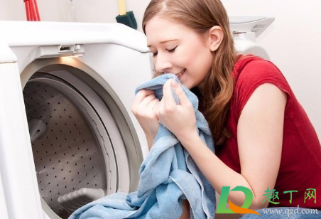 红墨水能用牙膏洗掉吗(牙膏能洗衣服上的墨水吗)