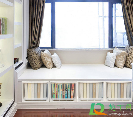 塑料收纳箱装衣服好吗(塑料储物箱装衣服好吗)