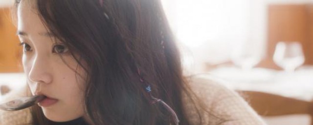 额头有漩涡如何弄刘海(额头的头发有个漩涡可以留刘海吗)