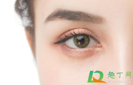 为什么下眼睑有一个小洞(下眼睑有一个小洞是什么) 为什么下眼睑有一个小洞(下眼睑有一个小洞是什么)