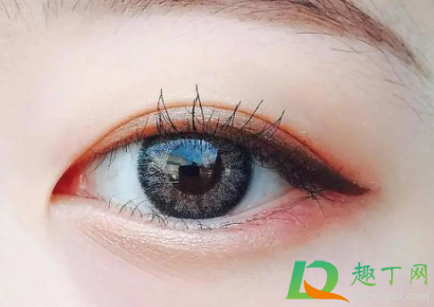 为什么下眼睑有一个小洞(下眼睑有一个小洞是什么) 为什么下眼睑有一个小洞(下眼睑有一个小洞是什么)