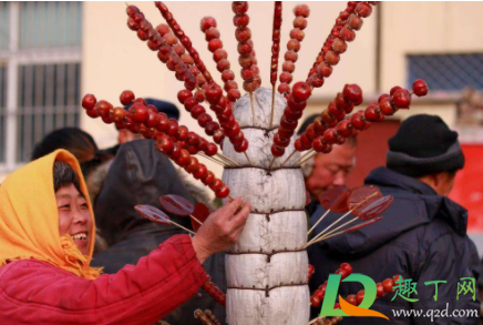 糖葫芦的糖弄到衣服上怎么洗掉(糖葫芦弄到毛衣上怎么弄掉)