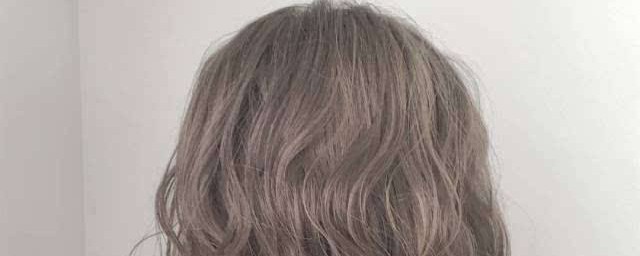 可以自己在家剪短发教程(怎样在家剪短发)