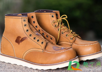 马丁靴哪种皮好(马丁靴和皮鞋哪个好)