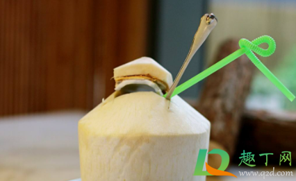 椰青的白肉可以生吃吗(椰青里面的椰肉可以生吃吗)