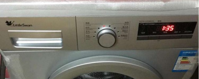 为什么洗衣机脱水时抖动(全自动洗衣机脱水时候机身抖动)