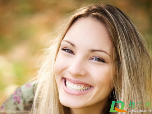 左眼皮跳是发财还是破财(都说右眼皮跳会破财是真的吗)