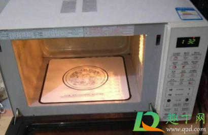 微波炉保险丝总是断怎么回事(微波炉保险丝烧断会出现什么情况)