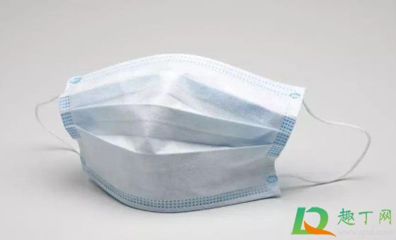 口罩戴了一面可以反过来戴吗(口罩反过来戴会怎么样)