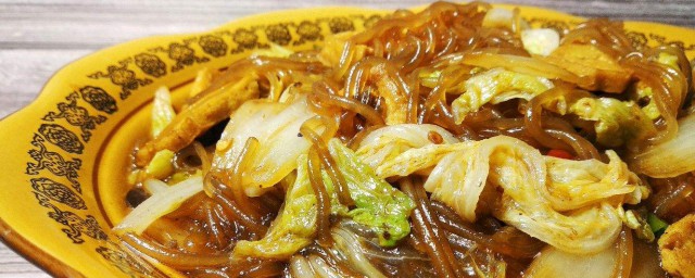 小白菜炖粉条简单又美味(小白菜炖粉条的操作方法)