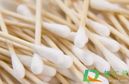 耳朵进水掏不出来怎么办(耳朵掏出水了怎么办)