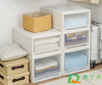 塑料收纳箱装衣服好吗(塑料储物箱装衣服好吗)