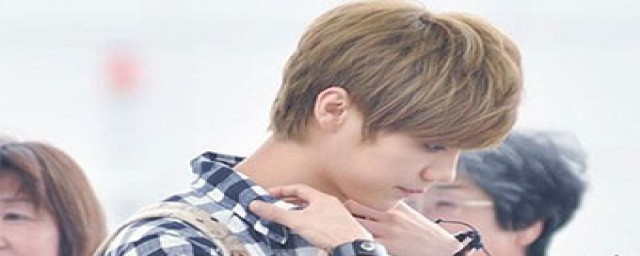 22岁男生适合什么颜色的头发(22岁男生适合什么发型)