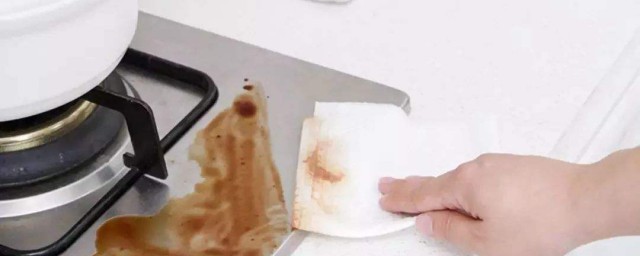 厨房的油渍怎么清除(怎样去除厨房的油渍)