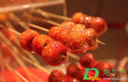 糖葫芦的糖弄到衣服上怎么洗掉(糖葫芦弄到毛衣上怎么弄掉)