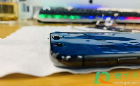 iphone外屏碎了有必要换原装吗(iphone外屏碎了怎么换)