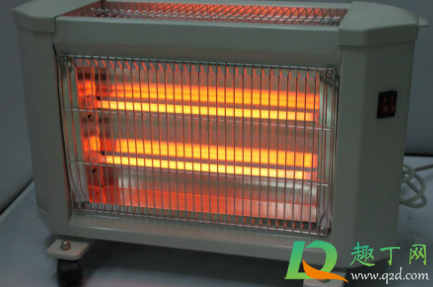 电取暖器冬天刚开时候散热片有响声(电暖器发出响声)