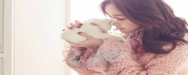 选对发型完美诠释成熟气质(发型提升气质和颜值)