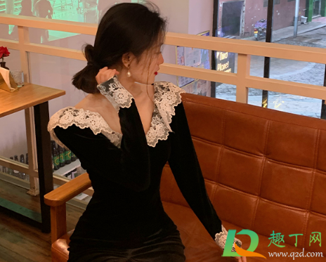 金丝绒长裙和大衣配吗(金丝绒大衣怎么搭配)