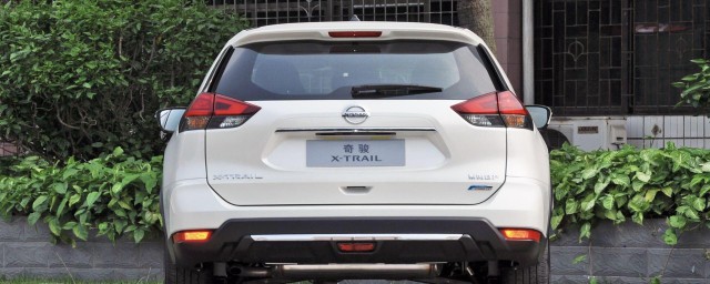 奇骏2020款起步与停车教程(2020款奇骏各按钮教程)