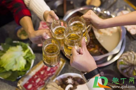 酒桌文化是腐朽文化吗(酒桌文化是否应该被淘汰)