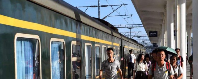 春节期间乘坐火车可以带白酒吗(现在乘火车可以带白酒吗)