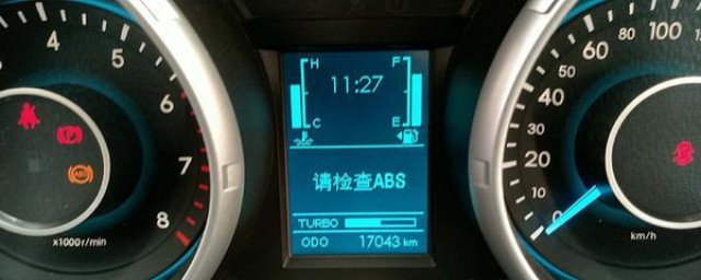 车上ABS灯亮了原因如下(车上出现了abs亮灯亮)