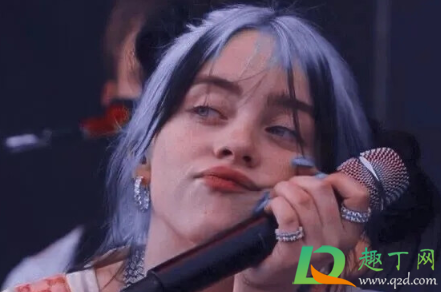 男的为什么唱歌要找陪唱的(男的唱歌找陪唱都能干啥)