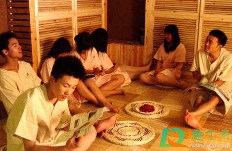 汗蒸要穿内衣裤吗(汗蒸要穿内裤么)