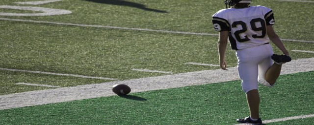 怎么打棒球(怎么打棒球僵尸)