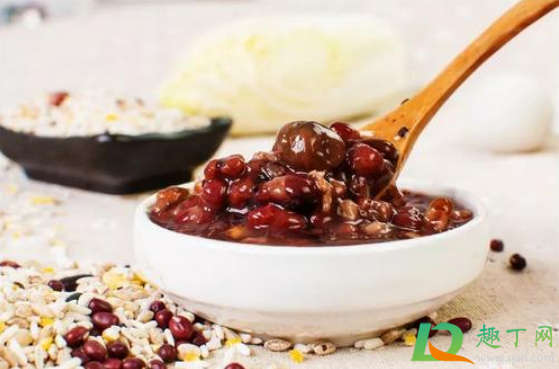 煮腊八粥水开放米还是冷水开始煮(煮腊八粥用大火还是小火)