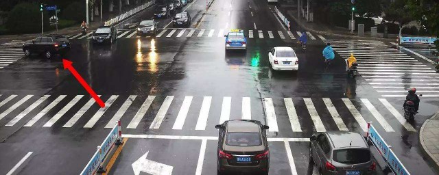 必须知道的行驶规则(根据交通规则不要在车辆行驶过程中)