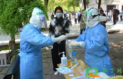 2021大学生寒假持核酸报告回家还用隔离不(2021开学大学生做核酸吗?)