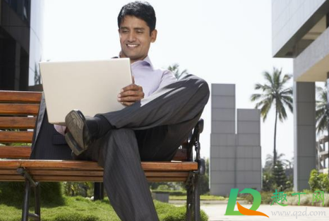 跷二郎腿记得常换换腿(跷二郎腿转脚)