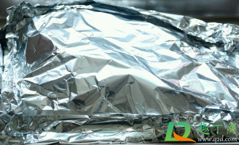 锡纸能直接放在煤气灶上烧吗(锡纸可以直接放煤气灶上吗) 锡纸能直接放在煤气灶上烧吗(锡纸可以直接放煤气灶上吗)