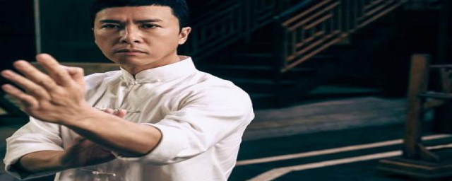 叶问左手因为救人受伤(叶问中了反手道)