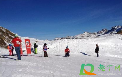 滑雪裤哪种好(滑雪裤什么颜色好看)