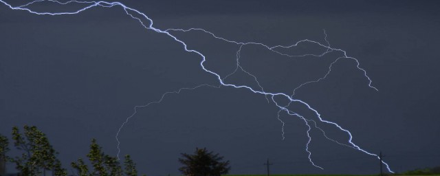 请看下面详细讲解(详细内容如下)