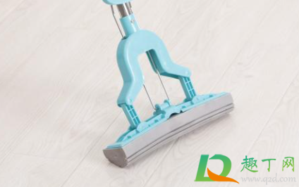 对折拖把和滚轮拖把哪个好(拖把对折还是滚轮的好)