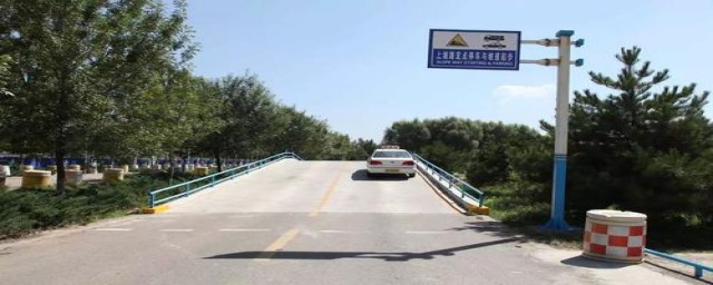 半坡起步的口诀是什么(上坡起步口诀)