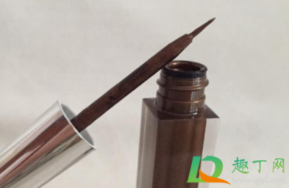 床单上的眼线液怎么洗(床单上的眼影怎么清洗)