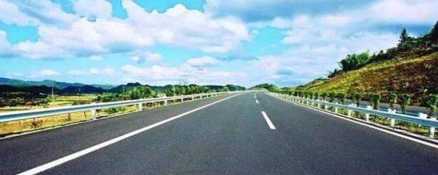 高速服务区下车可以步行下高速吗(高速服务区怎么步行下高速)